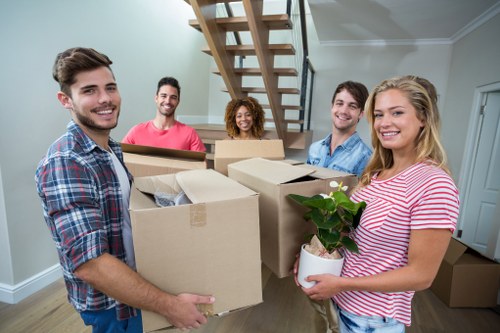 Moving van pricing information for Northwood removals