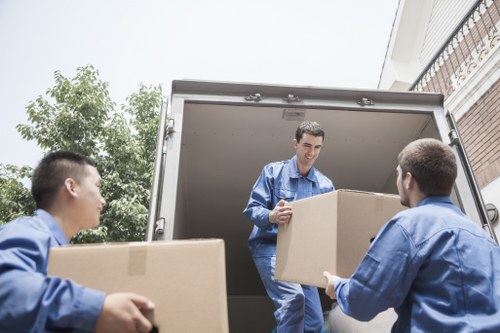 House removals support for Northwood moves